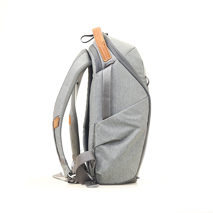 yÁz(߰޻޲) ߰޻޲ everyday backpack zip 15L