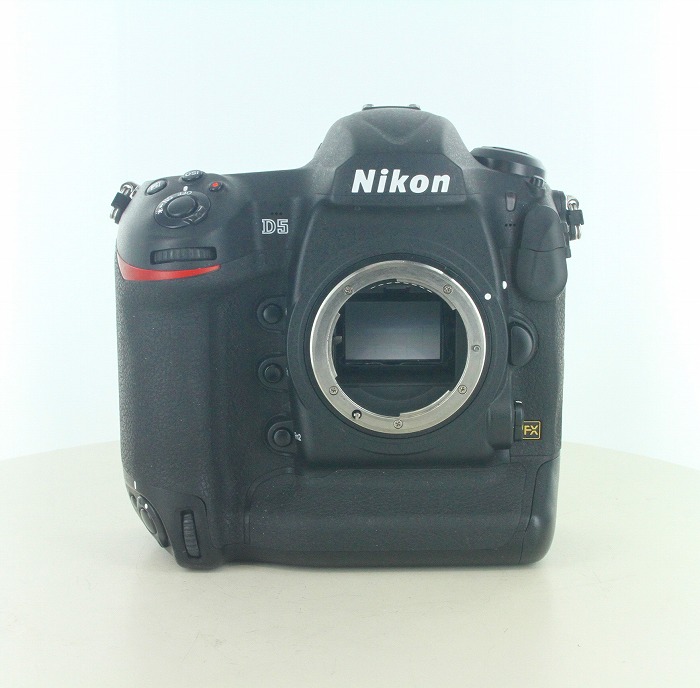 yÁz(jR) Nikon D5 (XQD)
