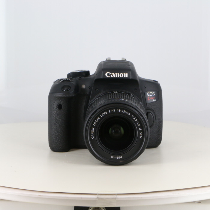 yÁz(Lm) Canon EOS Kiss X8i/18-55IS STM Lbg