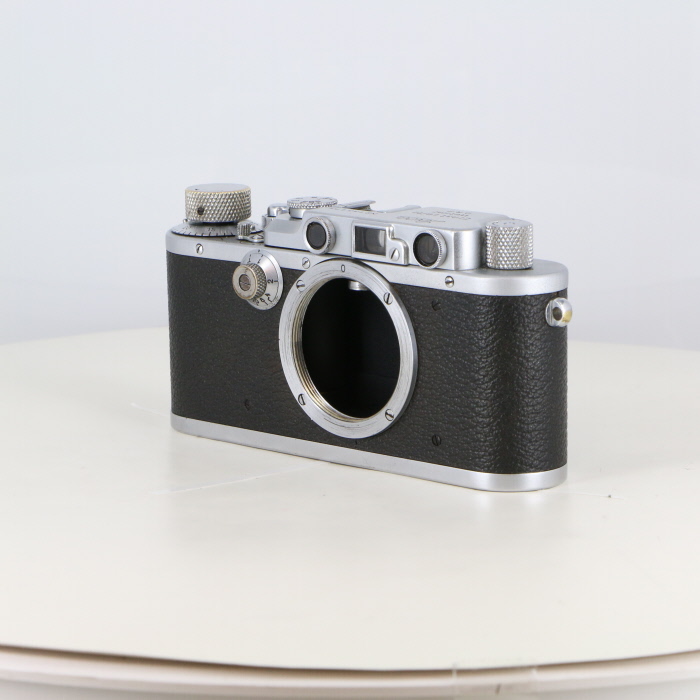 yÁz(CJ) Leica D III N[