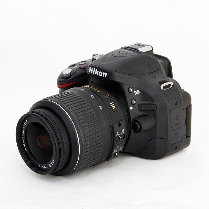 yÁz(jR) Nikon D5200 18-55VR YLcg ucN
