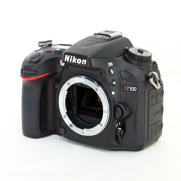 yÁz(jR) Nikon jR D7100 {fC