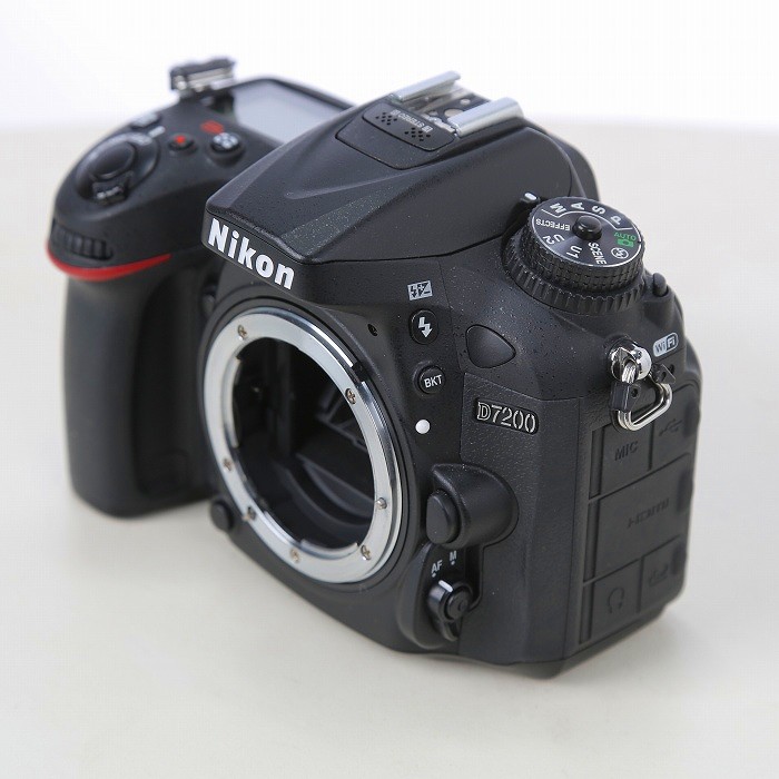yÁz(jR) Nikon D7200 {fC