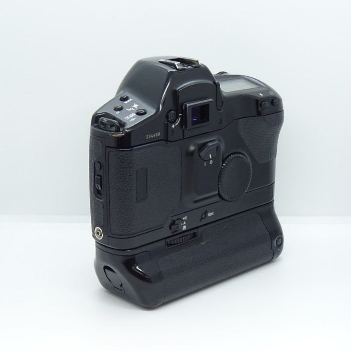 yÁz(Lm) Canon EOS-1N {fC+BP-E1