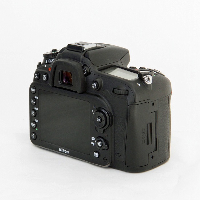 yÁz(jR) Nikon D7100 {fC