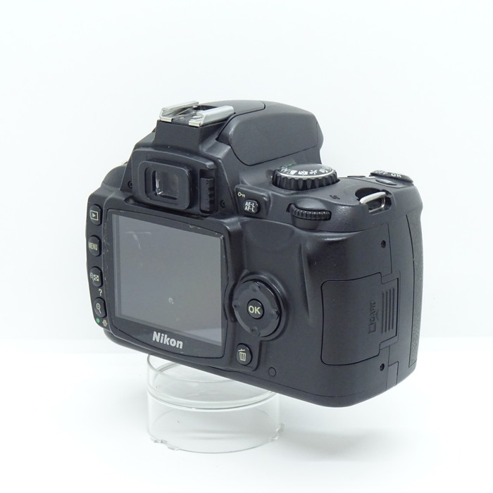 yÁz(jR) Nikon D40 ucN