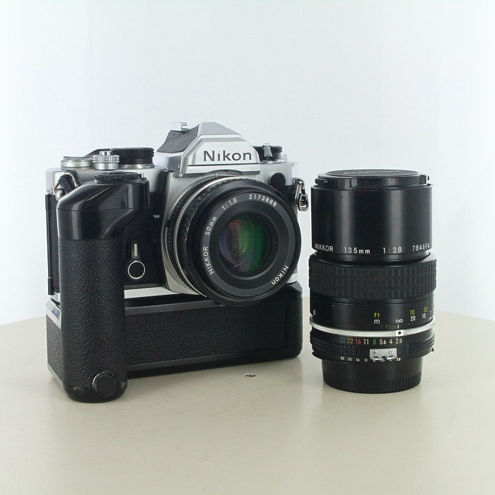 yÁz(jR) Nikon FM+50/1.8+135/2.8+MD12