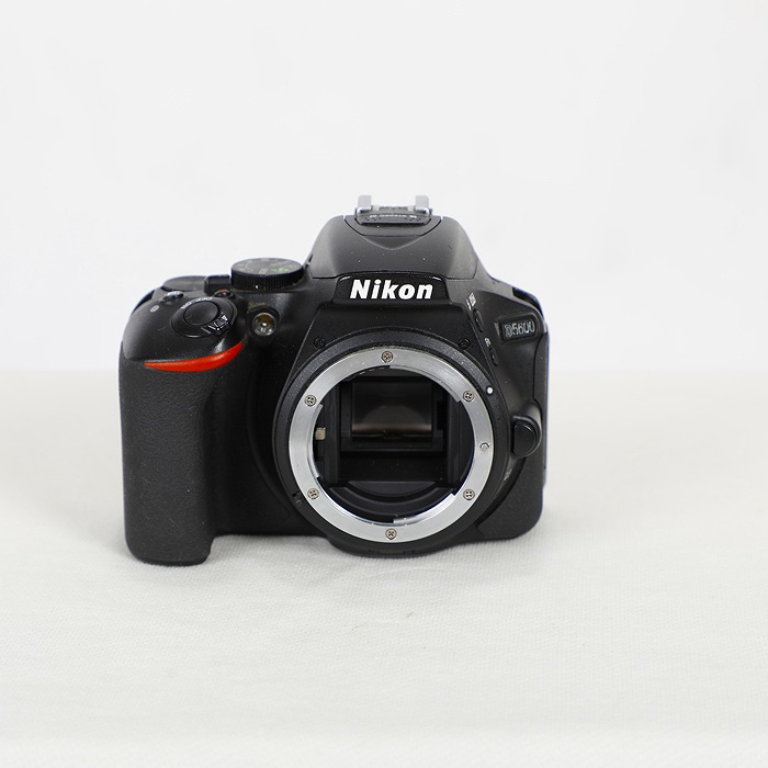 【中古】(ニコン) Nikon D5600 ボデイ