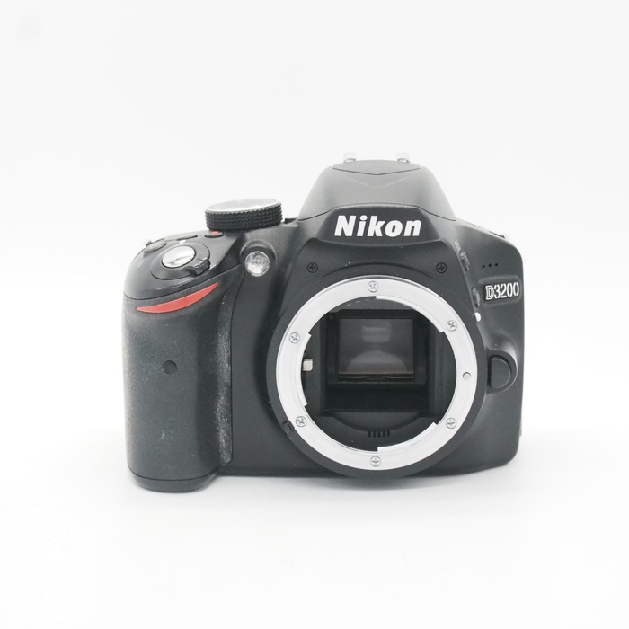 【中古】(ニコン) Nikon D3200 ボデイ ブラツク ※充電器無シ