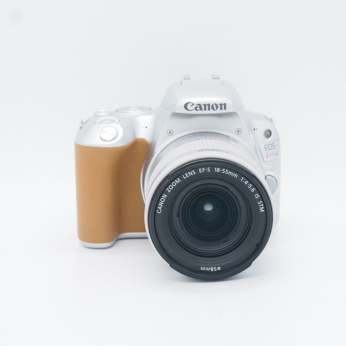【中古】(キヤノン) Canon EOS KISS X9/EF-S18-55 IS STM レンズキツト シルバー