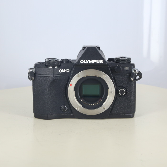 【中古】(オリンパス) OLYMPUS OM-D E-M5 MARK2 ボデイ ブラツク