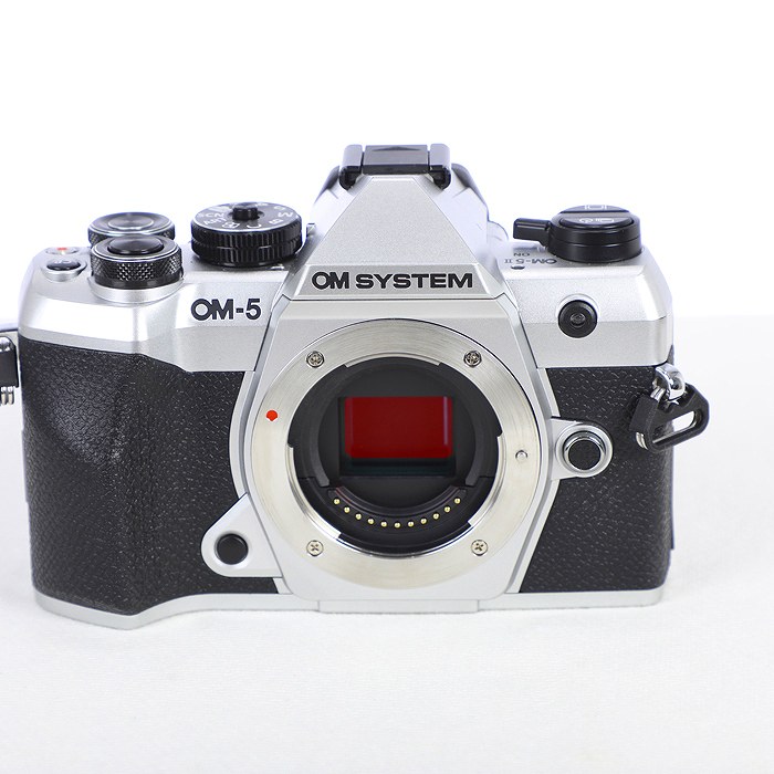 �y���Áz(�I�[�G���V�X�e��) OM SYSTEM OM-5 MARKII �{�f�C �V���o�[