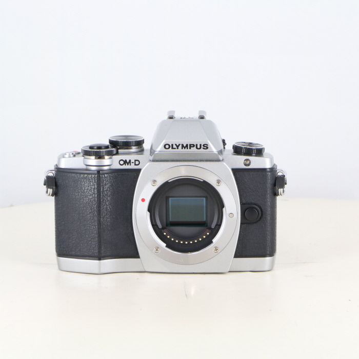 【中古】(オリンパス) OLYMPUS OM-D E-M10 ボディ シルバー