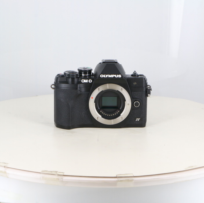 【中古】(オリンパス) OLYMPUS OM-D E-M10 MARK4 ボディ ブラック