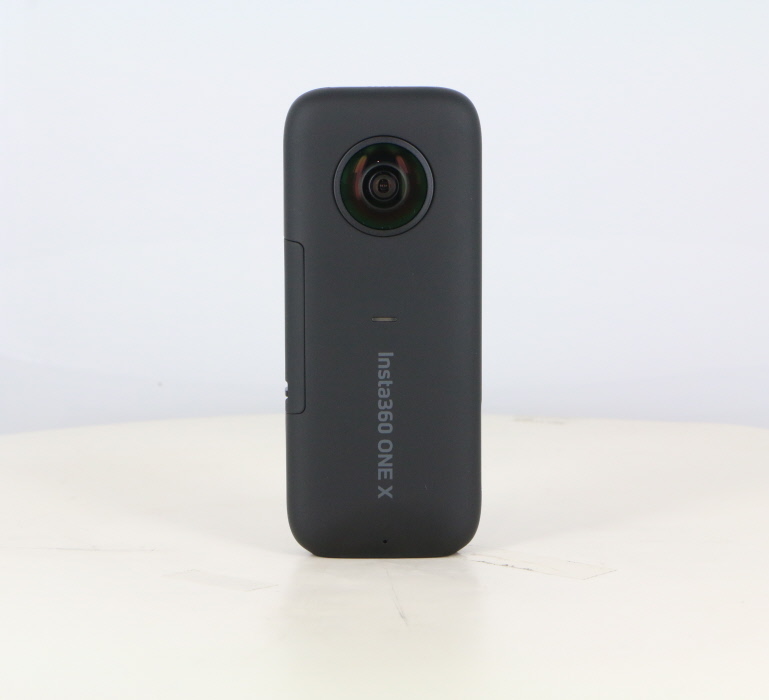 �y���ÁzINSTA360 ONEX