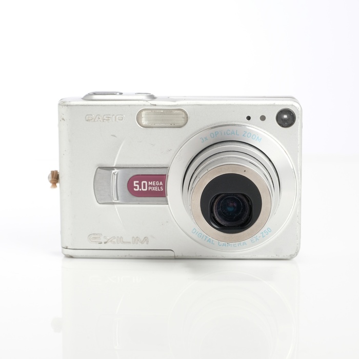 �y���Áz(�J�V�I) Casio EX-Z50 �f�W�^���J����
