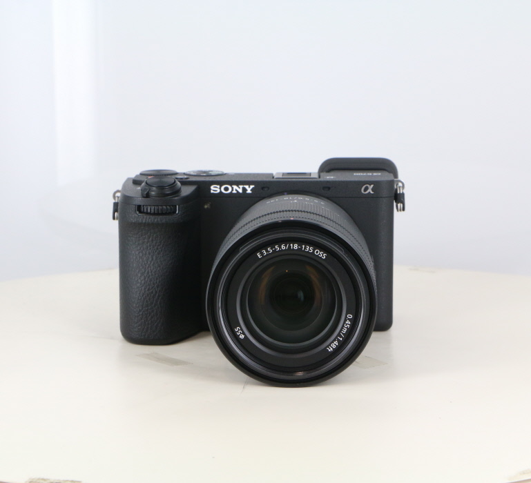 �y���Áz(�\�j�[) SONY ��6700 ���{���Y�[�������Y�L�b�g �u���b�N[ILCE-6700M]