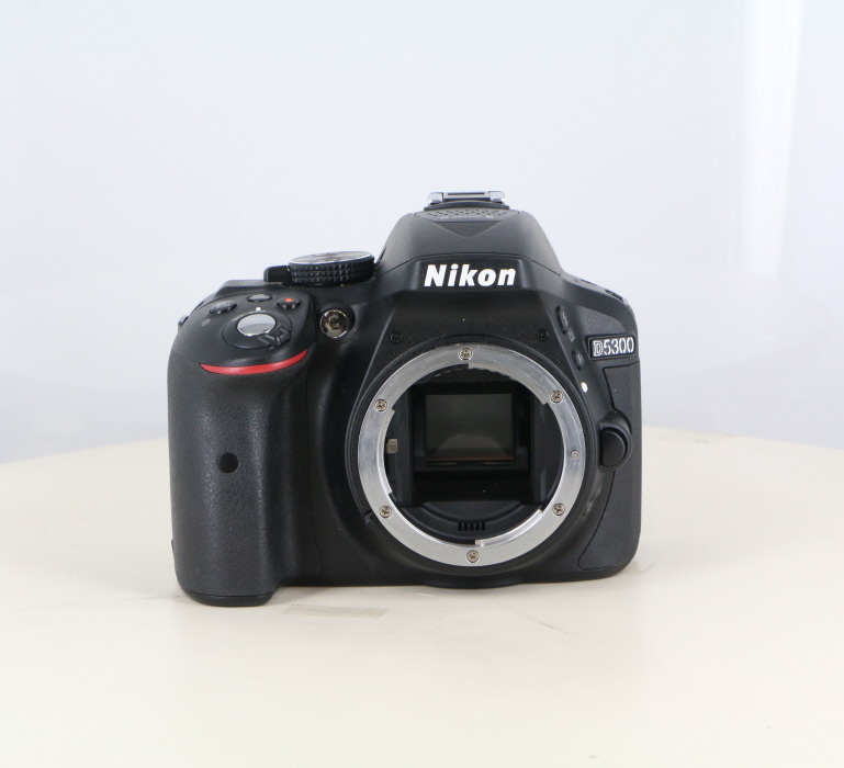 【中古】(ニコン) Nikon D5300 ボディ ブラック