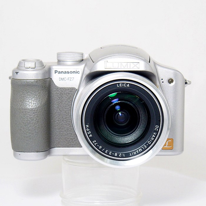 �y���Áz(�p�i�\�j�b�N) Panasonic DMC-FZ7 �V���o�[
