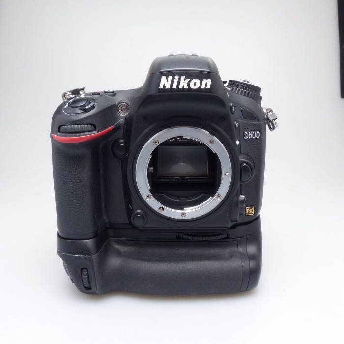 【中古】(ニコン) Nikon D600+マルチパワーバッテリーパックMB-D16