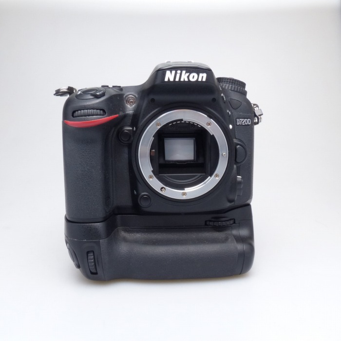 【中古】(ニコン) Nikon D7200+マルチパワーバッテリーパックMB-D15