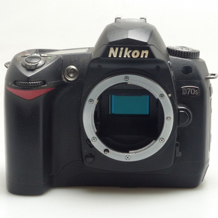 yÁz(jR) Nikon D70s