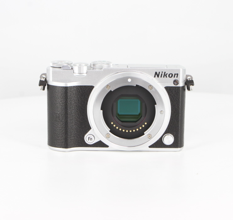 【中古】(ニコン) Nikon 1 J5 ボデイ シルバー