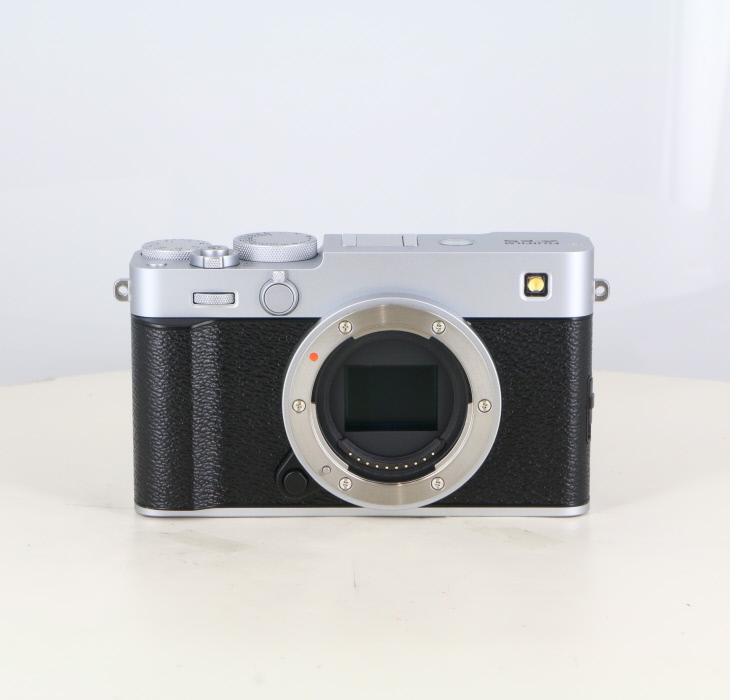 【中古】(フジフイルム) FUJIFILM X-E5 シルバー ボディ