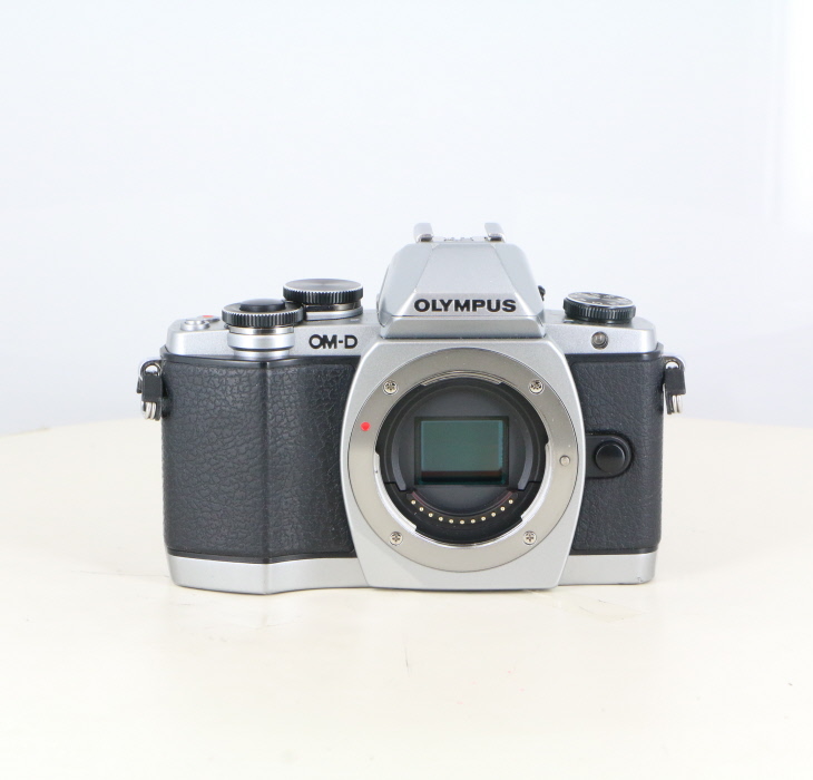 �y���Áz(�I�����p�X) OLYMPUS E-M10 �{�f�B �V���o�[