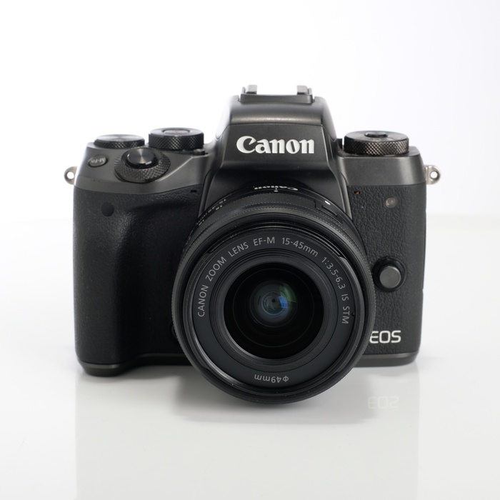 �y���Áz(�L���m��) Canon EOS M5+EF-M15-45 IS STM �L�c�g