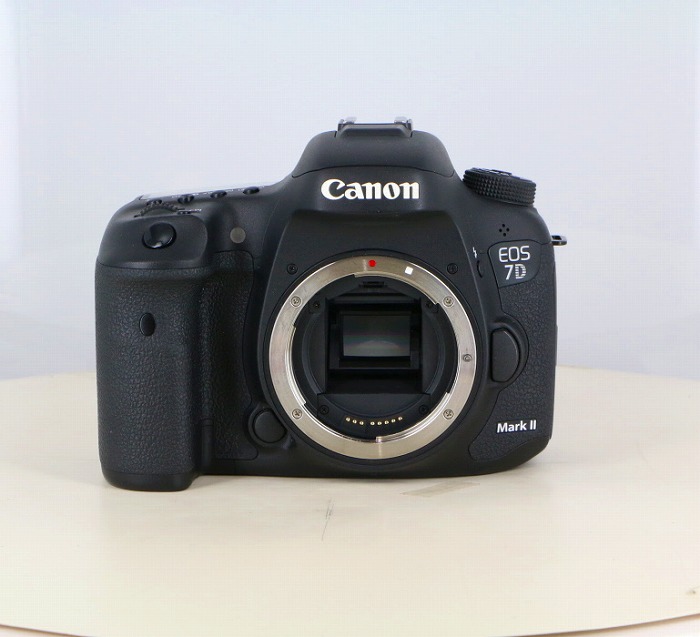 �y���Áz(�L���m��) Canon EOS7D MarkII �{�f�B