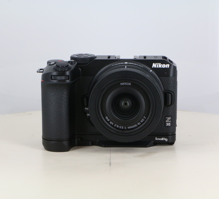 【中古】(ニコン) Nikon Z30+16-50/3.5-6.3 キット
