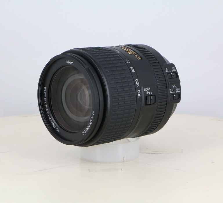 �y���Áz(�j�R��) Nikon AF-S DX 18-300/3.5-6.3G ED VR