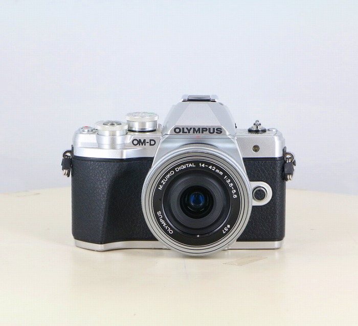 �y���Áz(�I�����p�X) OLYMPUS E-M10MarkIII�V���o�[+M14-42/3.5-5.6EZ