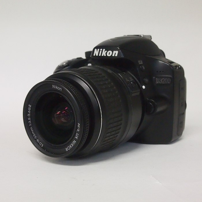 �y���Áz(�j�R��) Nikon D3200�{�f�B(�C�O���f��)+AF-S DX18-55/3.5-5.6GIIED