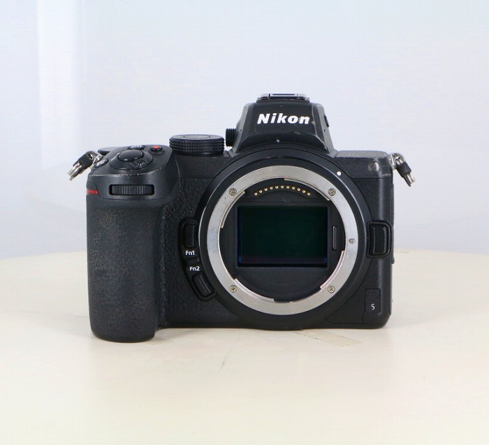 �y���Áz(�j�R��) Nikon Z 5 �{�f�B