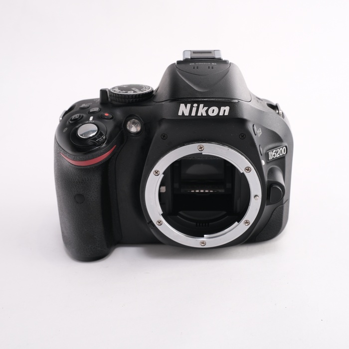 �y���Áz(�j�R��) Nikon D5200 �{�f�B �u���b�N