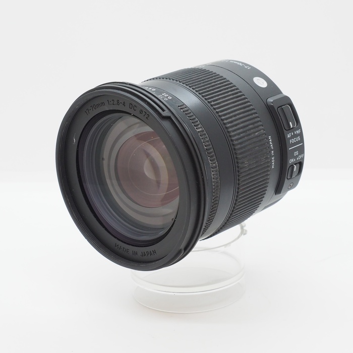 �y���Áz(�V�O�}) SIGMA 17-70/F2.8-4 DC �}�N�� OS HSM �j�R��APS-C