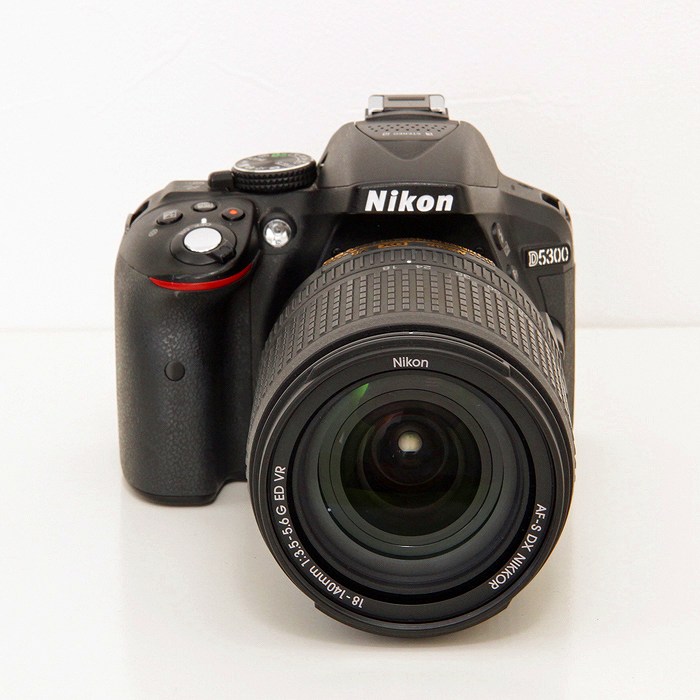 【中古】(ニコン) Nikon D5300 18-140VR レンズキツト ブラツク