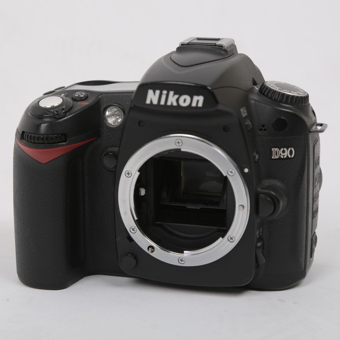 yÁz(jR) Nikon D90 {fC
