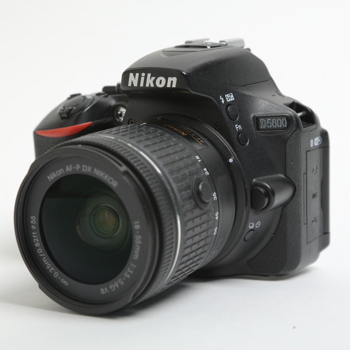 【中古】(ニコン) Nikon D5600 18-55VR レンズキツト